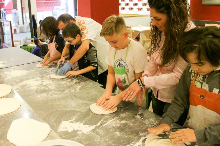 Laboratori Di Cucina Per Bambini: Un Sabato Con EDU Pizza