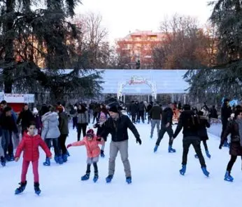 villaggio delle meraviglie pista di pattinaggio