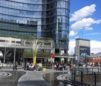 piazza gae aulenti