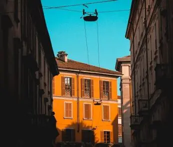 palazzo-milano-tramonto-min