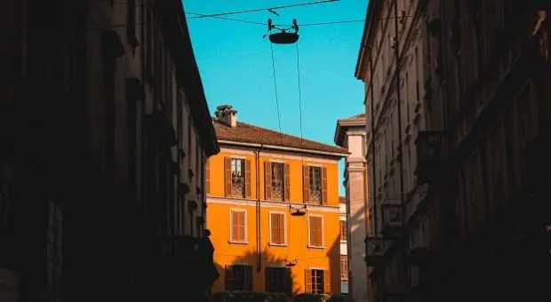 palazzo-milano-tramonto-min