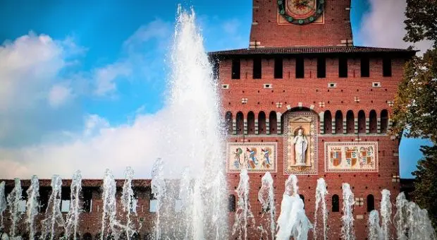 castello-sforzesco-fontana-min