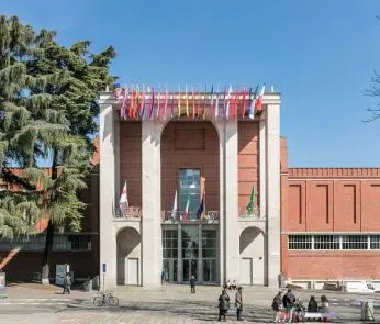 Triennale-milano-facciata-min