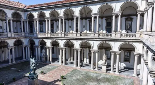 brera-cortile-pinacoteca-min