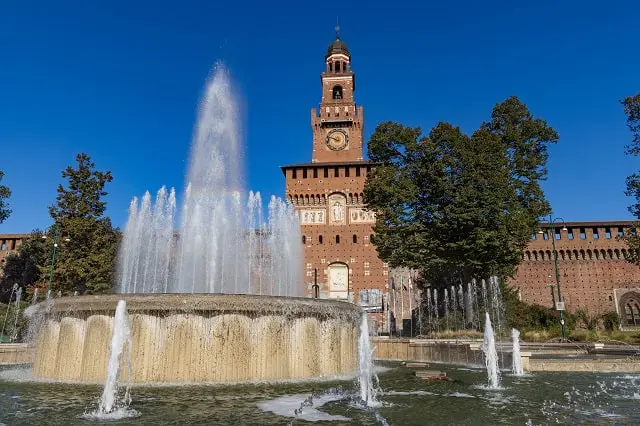 castello-sforzesco-milano-min