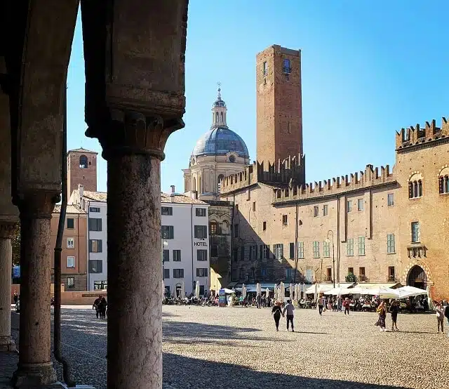 mantova-palazzo-ducale-min